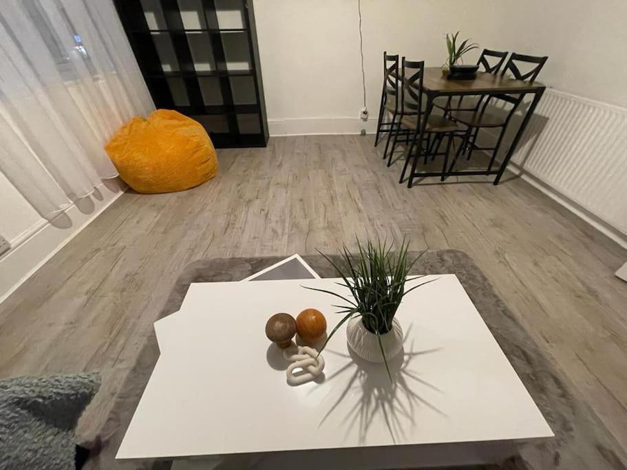 Comfy 2 Bedroom On Tower Bridge London Exterior photo